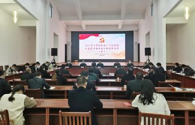 徐小兵到崇阳县白霓镇宣讲党的二十大精神