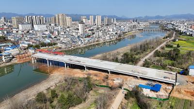 白泉大桥建设“加速跑”：最后一排桥墩施工中 预计4月下旬合龙