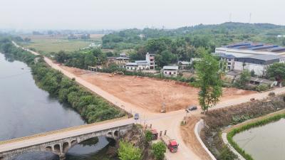 做好山水文章 青山镇扎实推进重点项目建设