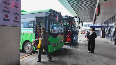 多措并举 崇阳县城西客运站护航旅客“五一”出行