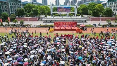 崇阳一中：你好 18岁
