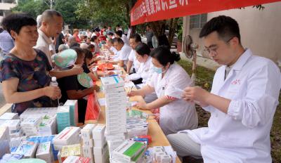 崇阳县人民医院：赛事赋能惠民生  义诊服务暖人心