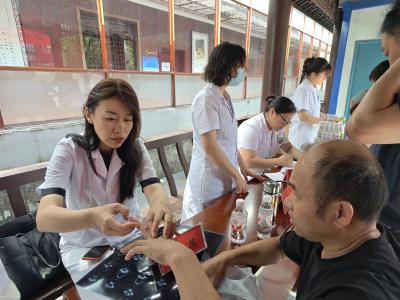 优质医疗下基层 暖心义诊惠乡邻 武汉协和医院巡回医疗队赴青山镇、高枧乡卫生院开展义诊活动