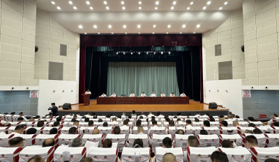 县委常委会（扩大）会议召开：念好山水经 走实特色路