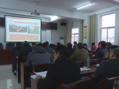 刘海元为党校乡局级领导干部授课