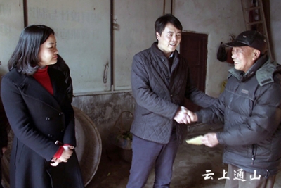 县领导赴南林桥镇走访慰问