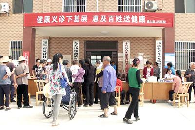 县人民医院：健康义诊下基层 惠及百姓送健康