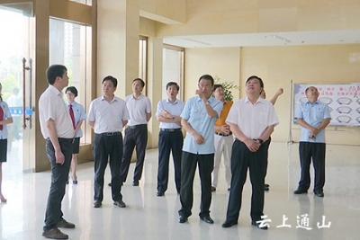石玉华在县人民法院调研时强调：增强“四个意识” 秉持“执法为民” 强化自身建设 努力锻造一支审判铁军