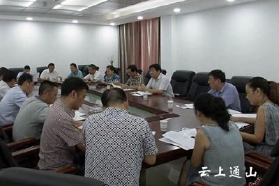 县人大常委会调研督办全县财政税收工作