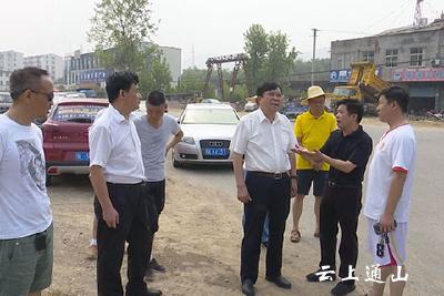 石玉华视察塘下综合路口改造