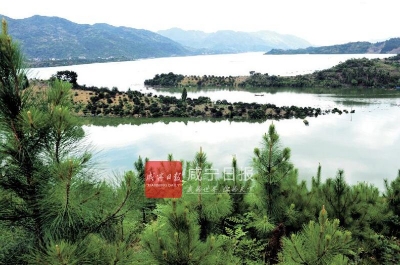 咸宁新闻网——一岛一品连片成景 通山县富水湖岛屿