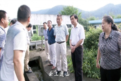 县人大常委会对环保局开展履职尽责专项评议