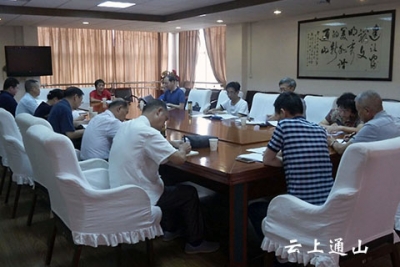 省关工委领导来我县调研关心下一代工作