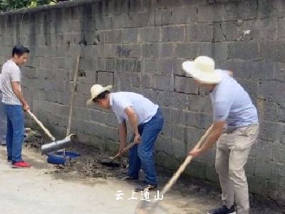 我县城郊区环境卫生秩序综合整治工作火热进行 