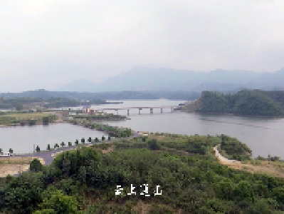 咸宁日报——板 桥 奇 迹——来自通山县板桥村的报告