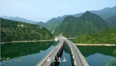 一条大河波浪涌
