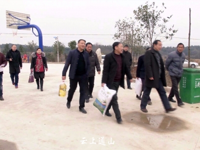 县粮食局到大路乡石圳村走访慰问困难户 