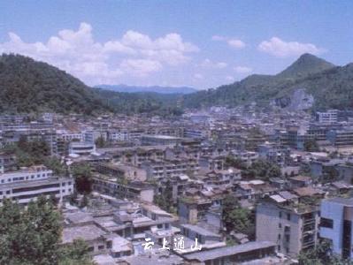 党委书记台上“赶考”  群众代表台下打分 