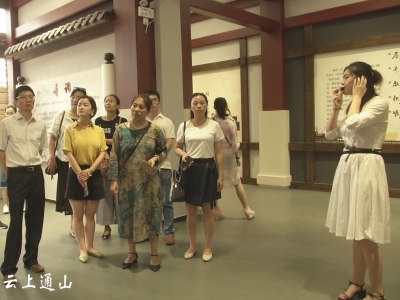 黄石、西藏曲松县考察团来我县参观学习党建、精准扶贫工作  