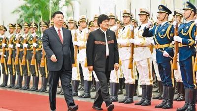 习近平同玻利维亚总统莫拉莱斯会谈两国元首一致决定 建立中玻战略伙伴关系