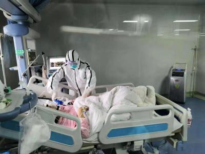 长江云——通山：【众志成城抗疫情】他们是疫情战场最可敬的战士