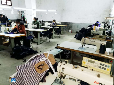 长江云——【众志成城抗疫情】通山大路乡复工复产：小企业的疫情战