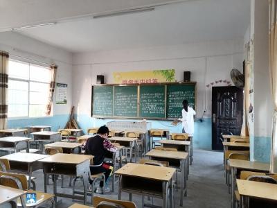 长江云——通山闯王镇： 爱心育德  一个老师  一个学生  两个人的课堂