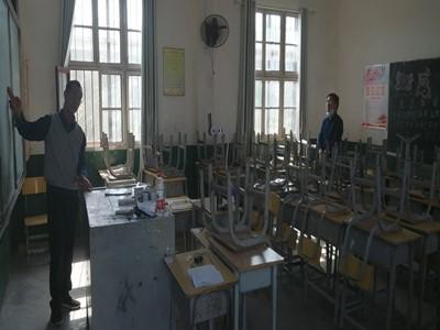 长江云——通山县教育局督查厦铺镇中小学线上教学工作  