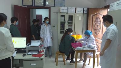 长江云——县人民医院:上门服务 助力有序复工复产