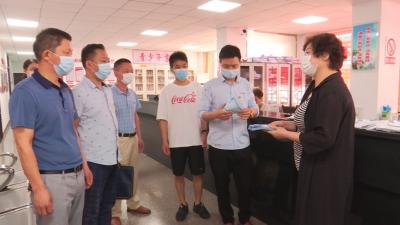 长江云——V视 | 通山：党员主动下沉一线   主题党日活动暖人暖心  