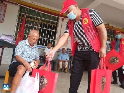 大路乡：慰问暖人心 情满福利院