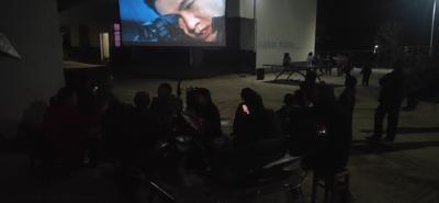 通山：公益电影送下乡 精神食粮惠民生