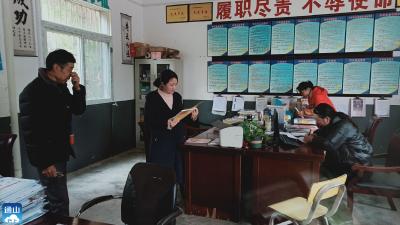  站好护学第一岗！筑牢校园安全防线  