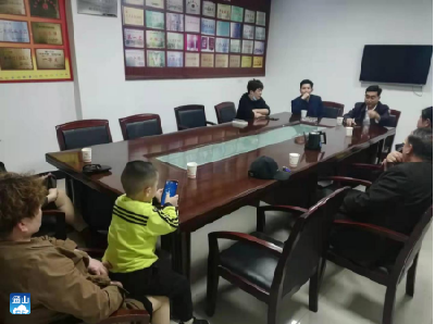 【我为群众办实事】下沉社区调纠纷赢赞誉—— 记县生态环境分局副局长袁青松