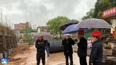 县住建局 严排查 促落实 开展节前在建工地安全生产专项检查