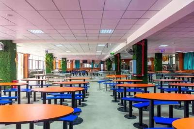 文星学校为本校首届中考学生免费加餐助力加油