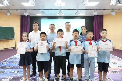县实验小学：用汗水浇灌科技之花