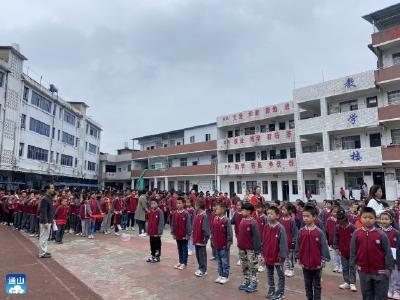 童心向党  强国有我——九宫一小举行少先队新队员入队仪式