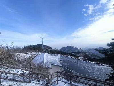 长江云——通山：九宫山迎来今冬第一场雪