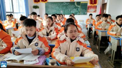 通山一中初中部开展经典诵读系列活动