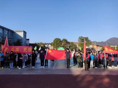 厦铺中学：隆重举行第三十二届冬季田径运动会 