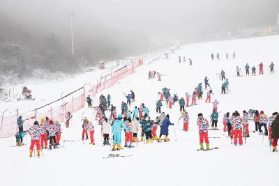 九宫山滑雪场定于12月30日开业 滑雪直通车同日开通