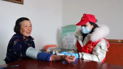 如冬日里一缕阳光，“志愿红”让荆楚大地这个春节更温暖