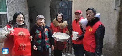 团县委组织开展“温暖过冬 新春送福”走访慰问失能老人活动