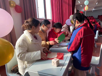 迎宾路小学：乐考大闯关  萌娃“嗨”翻天