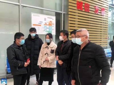 ​大畈中学慰问患病援教教师  