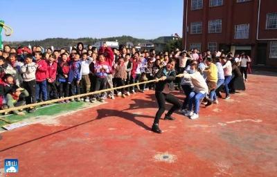 闯王镇中心小学：庆祝“三八”节，巾帼展风采