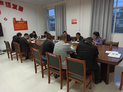 黄沙铺镇理论中心组集体学《信访工作条例》