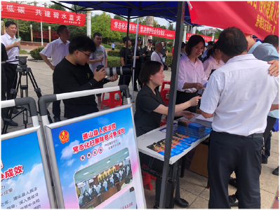 通山：开展常态化扫黑除恶和 《反有组织犯罪法》集中宣传活动 