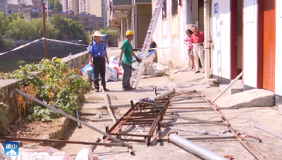 【创建文明城市 建设秀美通山】V视 |县城管局：拆除城区违规广告牌 提升城市形象